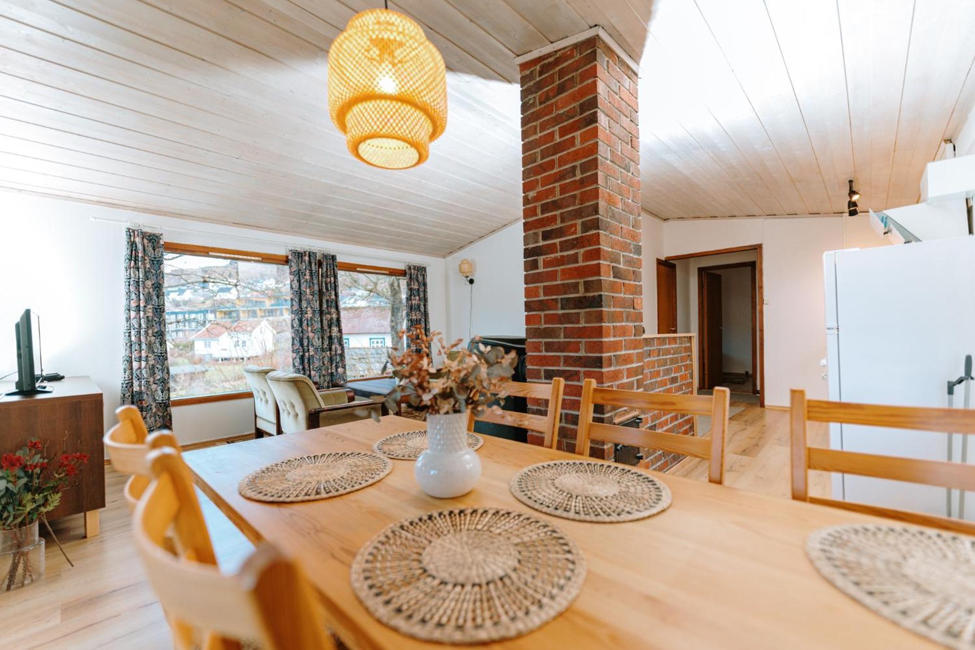 Hotel Nokling & Camping Hjelmeland Екстер'єр фото