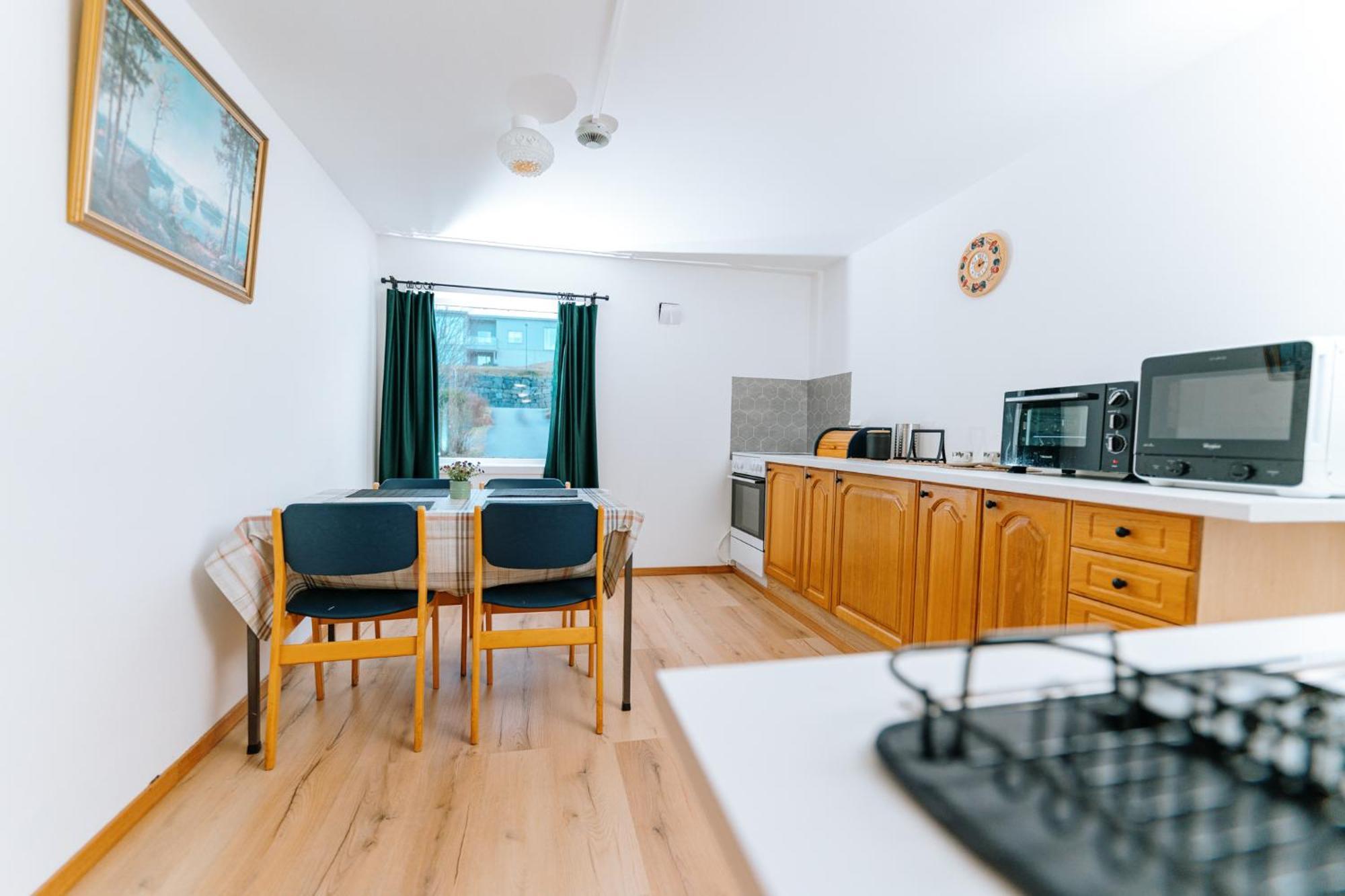 Hotel Nokling & Camping Hjelmeland Екстер'єр фото